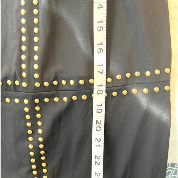 Carmen Marc Valvo, Gorgeous, Sophisticated,Black Dress w/Gold Studs 🔥,Size 4 - Picture 9 of 10